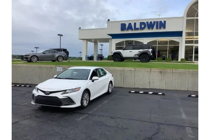 $28950 : Toyota Camry 2024 LE 4dr Sed image 3