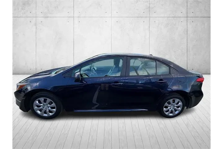$18185 : Toyota Corolla 2023 LE 4dr S image 2
