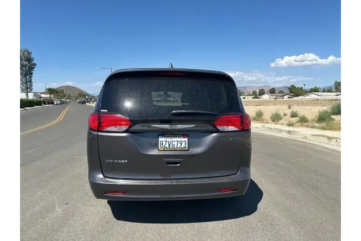 $17216 : Chrysler Voyager 2022 LX 4dr image 7