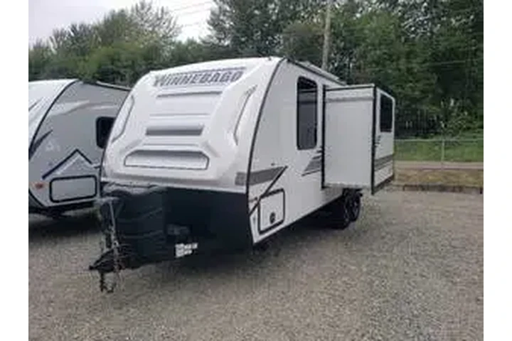 2022 Winnebago 2306BHS image 3
