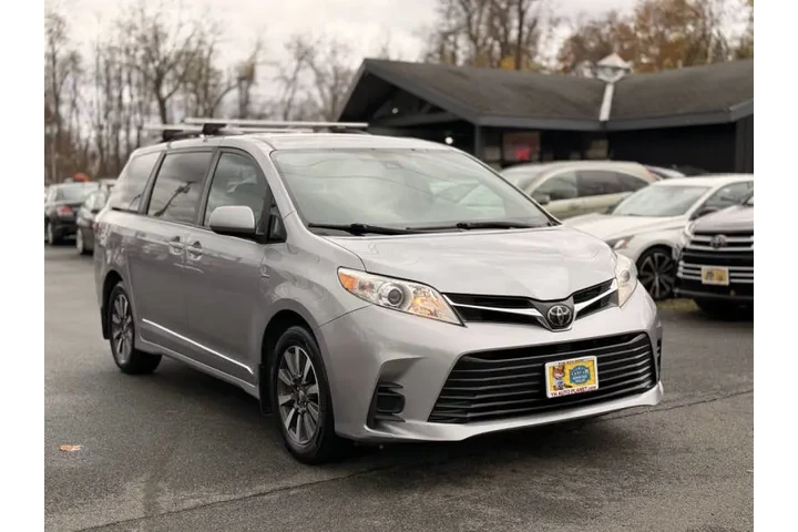 $19995 : 2018 Sienna LE 7-Passenger image 5