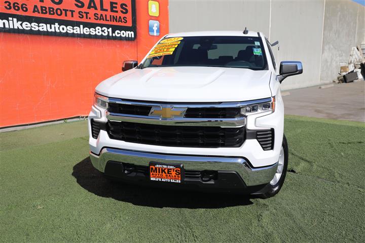 2023 CHEVROLET SILVERADO LT image 2