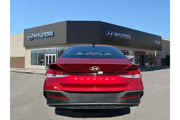 $18588 : Hyundai ELANTRA 2024 SEL 4dr image 3
