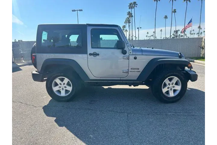 $17995 : Jeep Wrangler JK 2018 image 5
