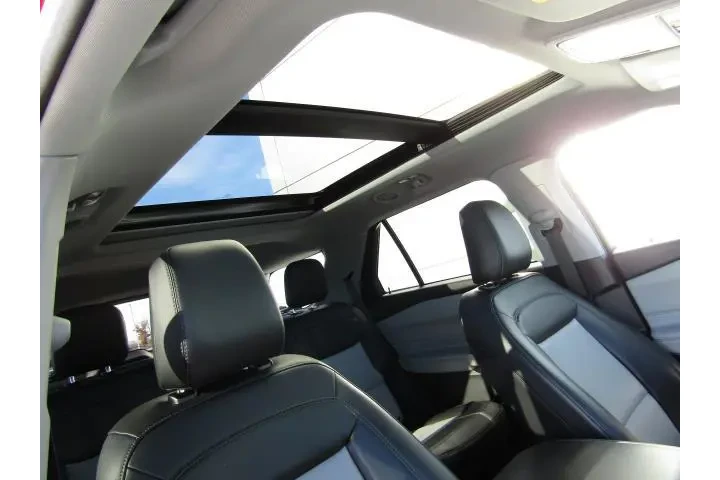 $33999 : Ford Explorer 2023 AWD XLT 4 image 3