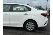 $13995 : Kia Rio 2021 LX 4dr Sedan thumbnail
