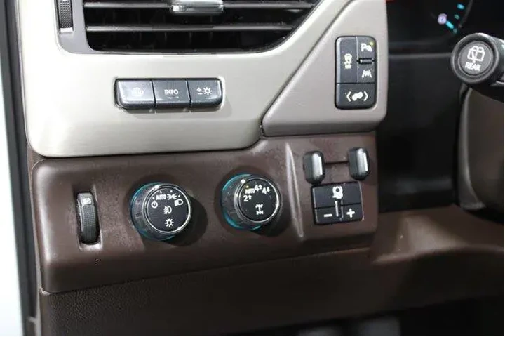 $39982 : GMC Yukon 2019 4x4 Denali 4d image 10