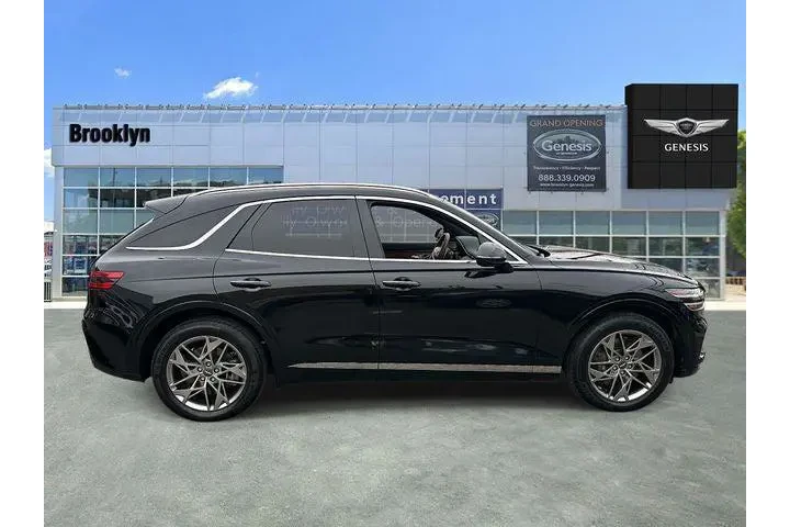 $35993 : Genesis GV70 2024 AWD 2.5T S image 2