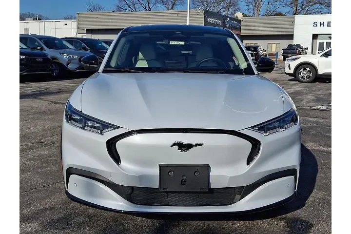$29686 : Ford Mustang Mach-E 2023 AWD image 2