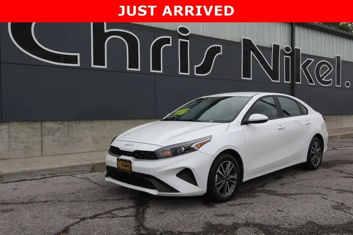 $17588 : 2023 Forte LXS image 1