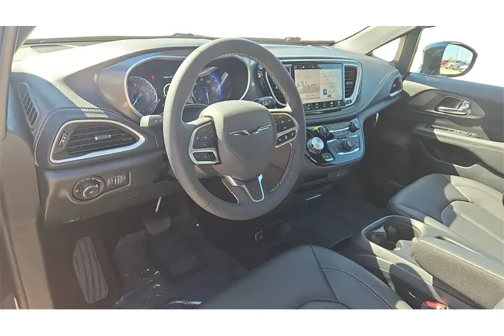 $38420 : Chrysler Pacifica 2026 Selec image 9