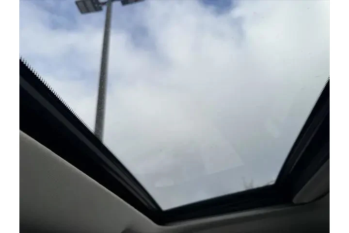 $8766 : Nissan Armada 2018 4x4 SL 4d image 8