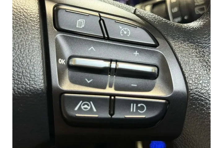 $16995 : Hyundai KONA 2023 SEL 4dr Cr image 10