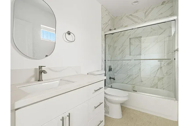 $2395 : Beautiful Home 2B/1B image 7