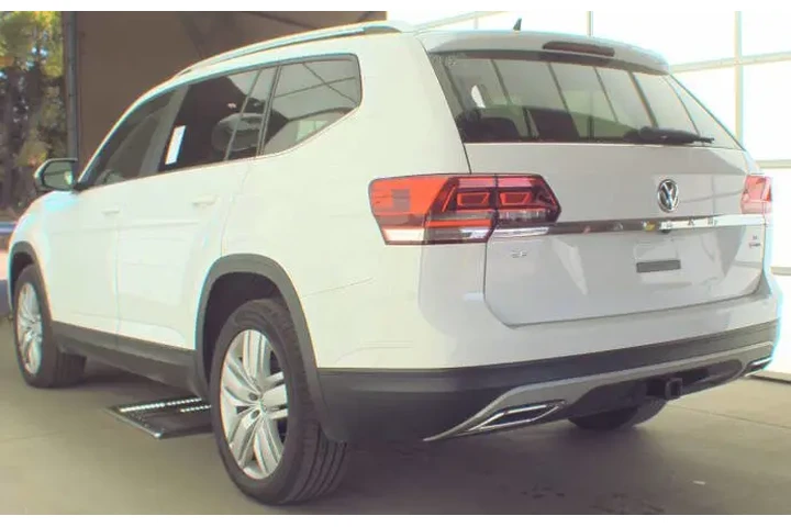 2019 Atlas V6 SE 4Motion image 5