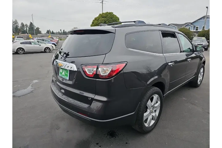 $13995 : 2017 Traverse LT image 6