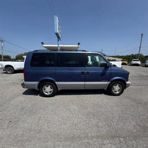 1997 GMC Safari SLE image 6