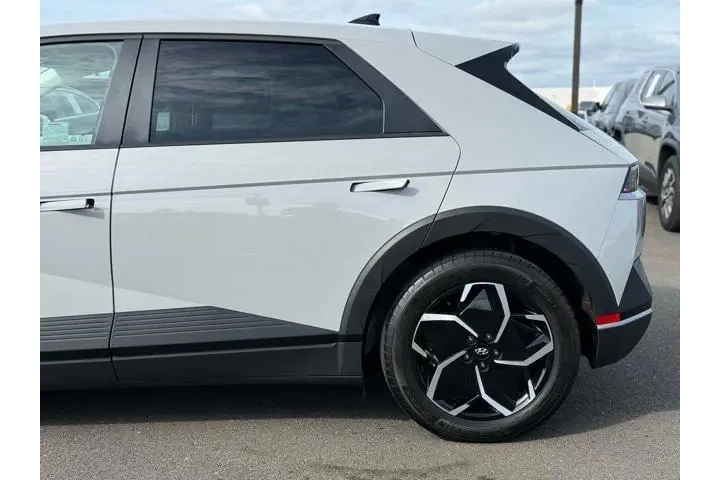 $25888 : Hyundai IONIQ 5 2024 SEL 4dr image 4