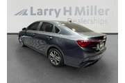 Kia Forte 2023 LX 4dr Sedan thumbnail