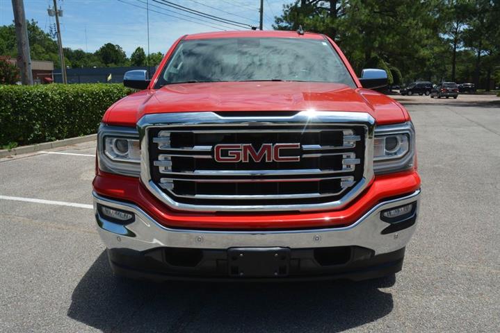 2017 GMC Sierra 1500 SLT image 2