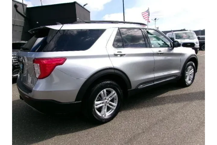 $36796 : Ford Explorer 2024 AWD XLT 4 image 6