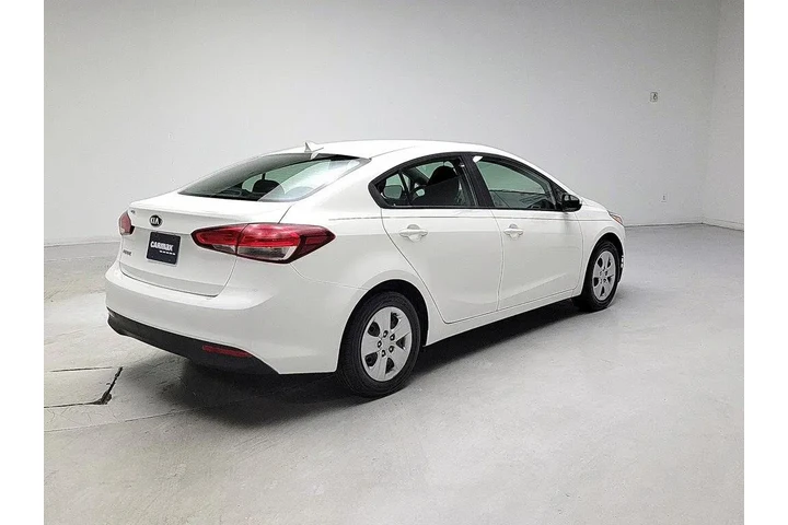 $12599 : Kia Forte 2018 LX 4dr Sedan image 5