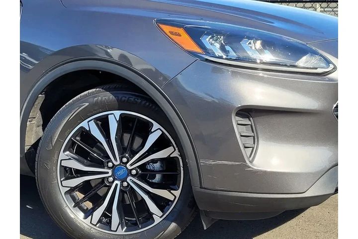 $17999 : Ford Escape 2021 SE 4dr SUV image 5