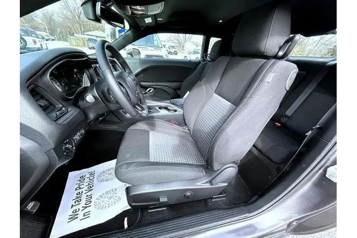 $30995 : Dodge Challenger 2023 AWD SX image 10