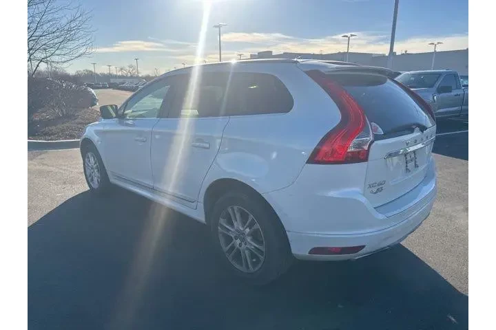 $10000 : Volvo XC60 2016 AWD T5 Premi image 4