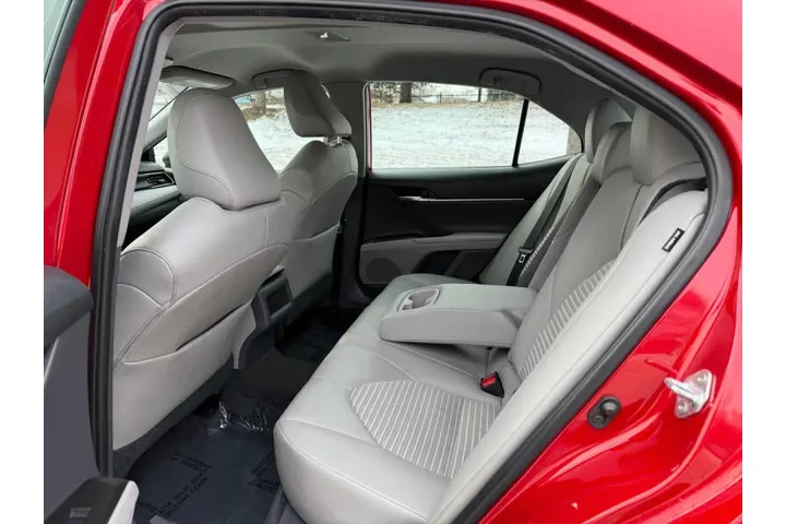 $17997 : 2021 Camry SE image 10