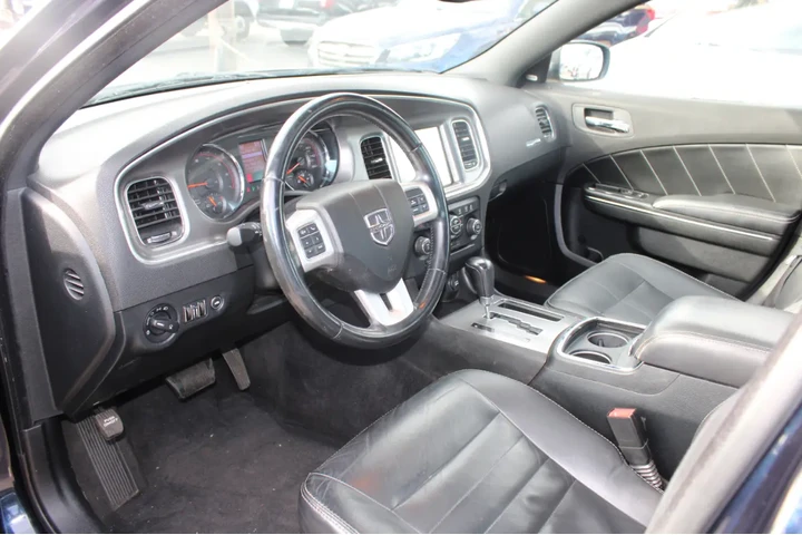 $11995 : 2011 Charger 4dr Sdn RT Plus image 4