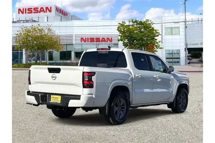 $39615 : Nissan Frontier 2026 4x2 SV image 4