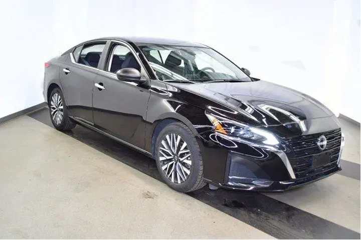 $21994 : Nissan Altima 2025 2.5 SV 4d image 2