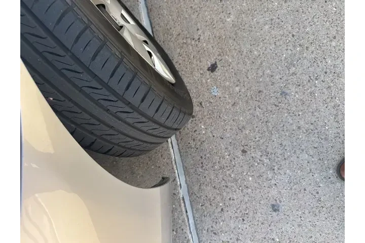 $7805 : Toyota Camry 2010 SE 4dr Sed image 4