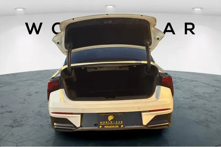 $27998 : Kia K5 2025 GT-Line 4dr Seda image 9