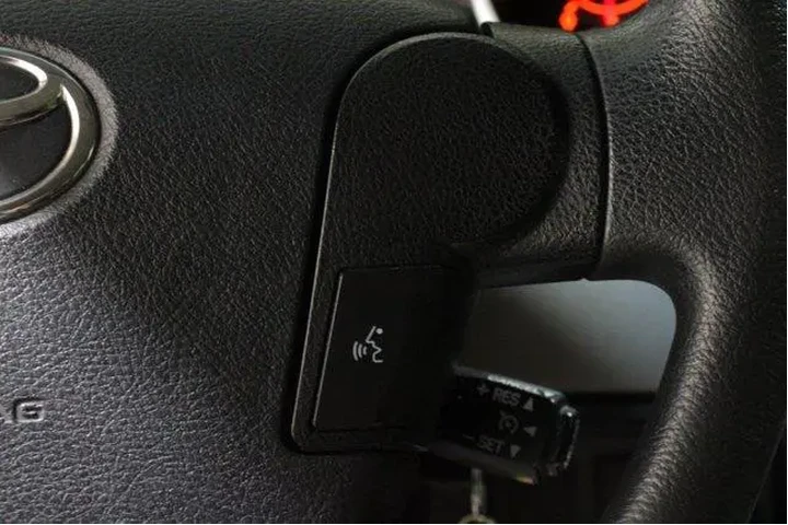 $14998 : Toyota Tundra 2011 4x4 Grade image 9