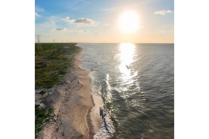 Invest in beachfront lots! image 2