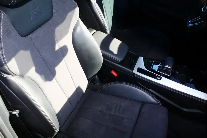 $25000 : Audi A4 2022 AWD quattro S l image 8