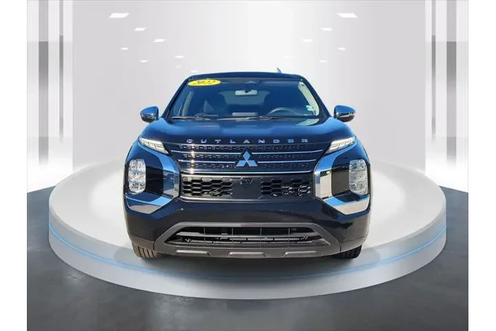 $17788 : Mitsubishi Outlander 2022 ES image 2