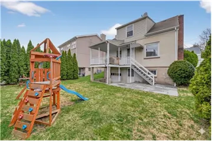 $5900 : Rental property with 3 bedro image 7