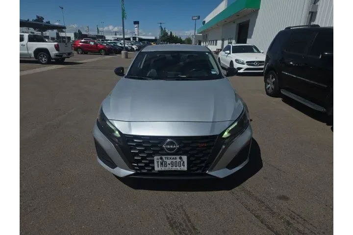 $21900 : Nissan Altima 2024 2.5 SR 4d image 2