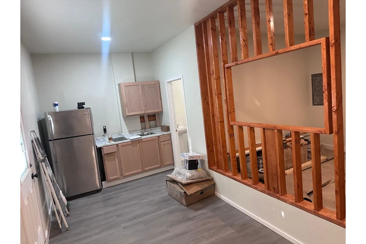 $1000 : Estudio image 5