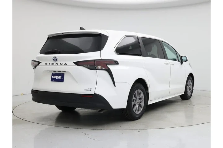 $37998 : Toyota Sienna 2024 LE 8-Pass image 8