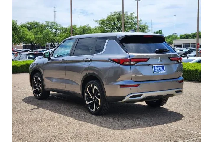 $19747 : Mitsubishi Outlander 2022 SE image 7