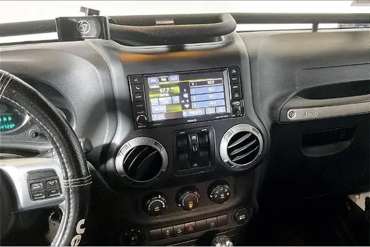 $20502 : Jeep Wrangler Unlimited 2017 image 5