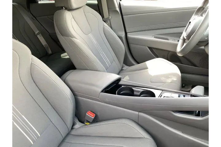 $21990 : Hyundai ELANTRA 2024 SEL 4dr image 10