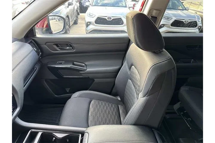 $31797 : Nissan Pathfinder 2024 SV 4d image 8