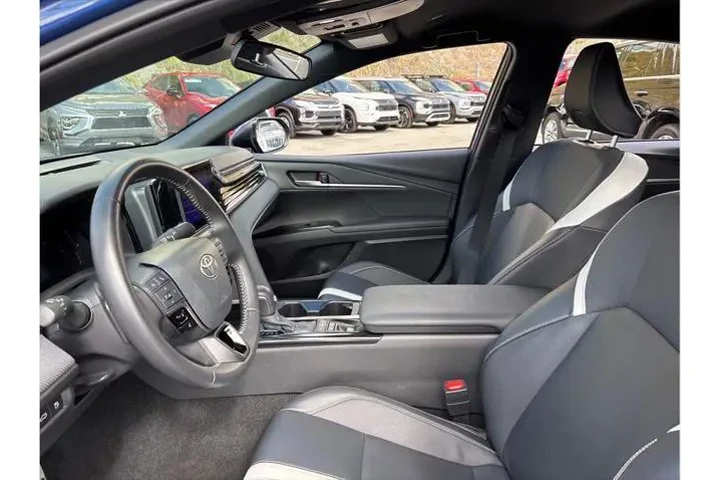 $29388 : Toyota Camry 2025 SE 4dr Sed image 10