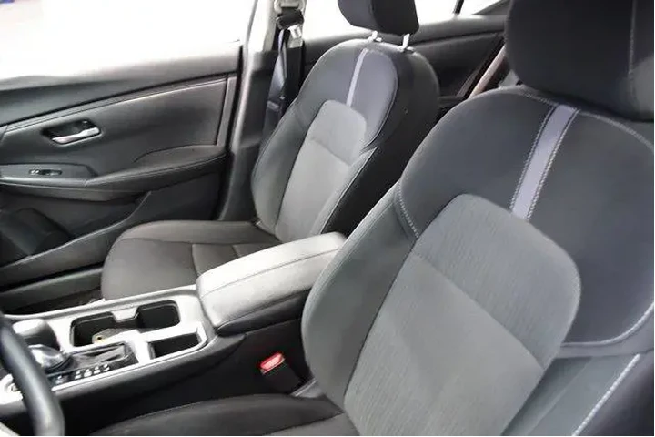 $19994 : Nissan Sentra 2025 SV 4dr Se image 9