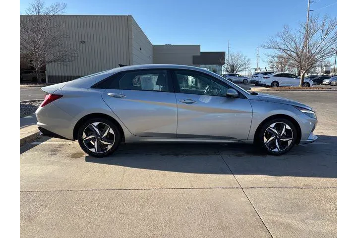 $16498 : Hyundai ELANTRA 2023 SEL 4dr image 3